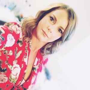 Meet your Posher, Crystal